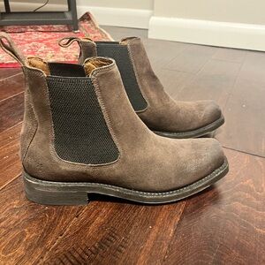 Frye men’s Chelsea Boots - dark brown - practically new! Worn once! 9.5